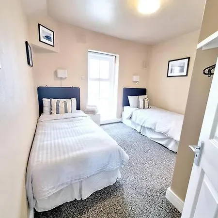 2br,2ba In Temple Barperfect Location *