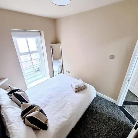 2br,2ba In Temple Barperfect Location Appartement
